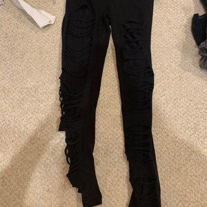 Ripped leggings